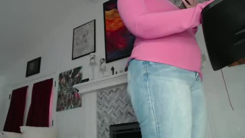 Aurora Willows online show from 02.18.25