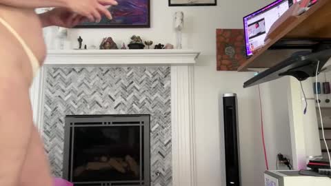 Aurora Willows online show from 03.06.25