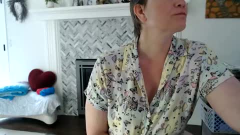 Aurora Willows online show from 06.18.26