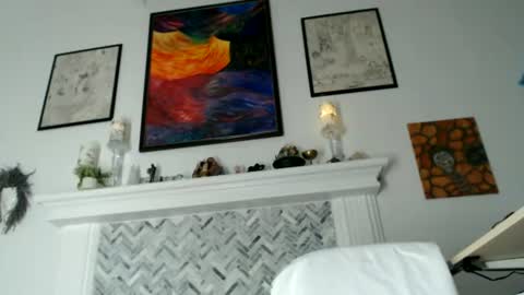 Aurora Willows online show from 06.22.26