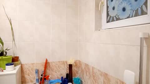 Snapshot of 1973man chatting on 12.22.25 1973man online show from 12.22.25