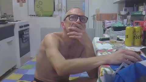 Snapshot of 1973man chatting on 01.09.26 1973man online show from 01.09.26