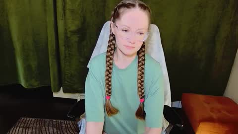 Snapshot of 1goldilocks chatting on 02.14.26 online show from 02.14.26