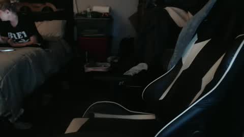 Snapshot of 1hotcouple2c chatting on 11.15.25 1hotcouple2c online show from 11.15.25