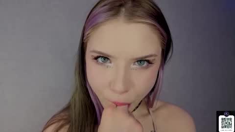 Snapshot of 1ktimes_goodnight chatting on 03.11.26 Mia online show from 03.11.26