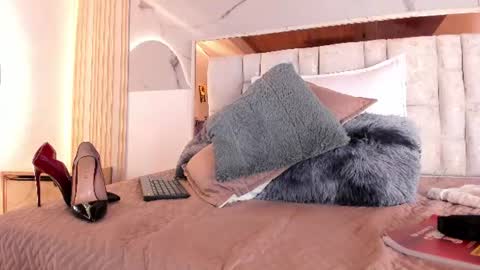 Snapshot of 1naughty_milf chatting on 07.02.26 Luisa online show from 07.02.26