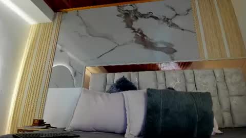 Snapshot of 1naughty_milf chatting on 07.10.26 Luisa online show from 07.10.26