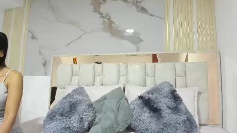 Snapshot of 1naughty_milf chatting on 07.28.26 Luisa online show from 07.28.26