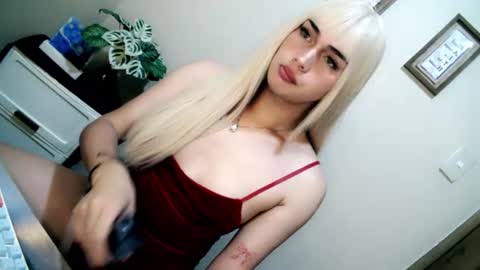 Snapshot of 1sexy_kattie chatting on 06.18.26 1sexy kattie online show from 06.18.26
