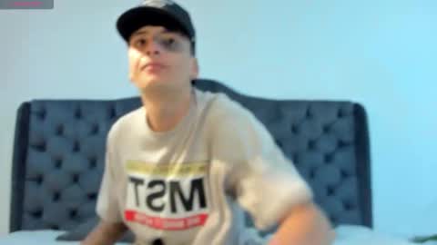 Snapshot of 1threestar chatting on 10.01.25 1Threestar online show from 10.01.25