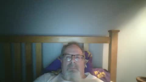 Snapshot of 2003dynawideglide chatting on 01.12.25 2003dynawideglide online show from 01.12.25