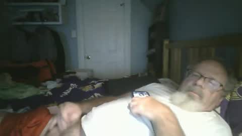 Snapshot of 2003dynawideglide chatting on 10.20.25 2003dynawideglide online show from 10.20.25