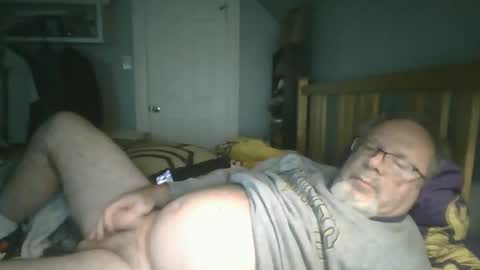 Snapshot of 2003dynawideglide chatting on 12.22.25 2003dynawideglide online show from 12.22.25