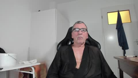 Snapshot of 200gentleman chatting on 01.19.25 Henk online show from 01.19.25