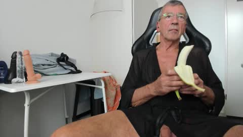 Snapshot of 200gentleman chatting on 09.23.25 Henk online show from 09.23.25