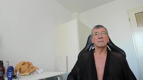 Henk online show from 11.11.25