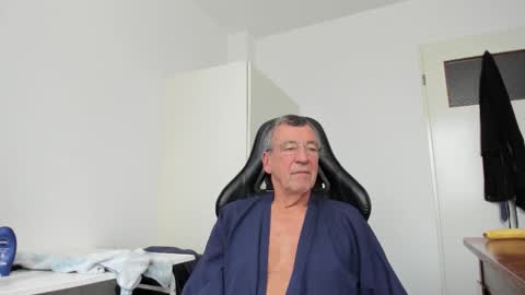 Henk online show from 11.26.25