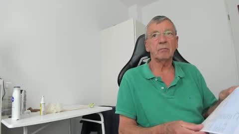 Snapshot of 200gentleman chatting on 06.03.26 Henk online show from 06.03.26