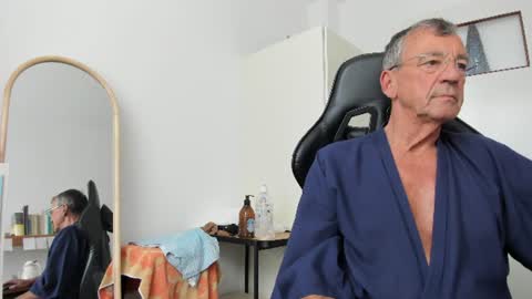 Snapshot of 200gentleman chatting on 06.30.26 Henk online show from 06.30.26