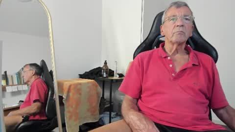 Snapshot of 200gentleman chatting on 08.03.26 Henk online show from 08.03.26