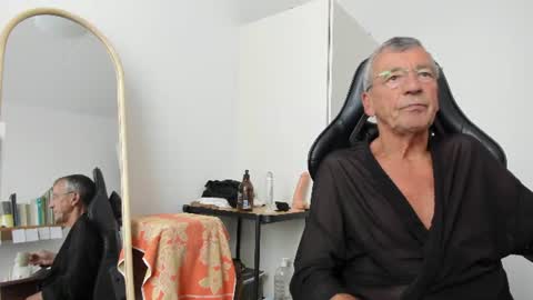 Snapshot of 200gentleman chatting on 08.04.26 Henk online show from 08.04.26