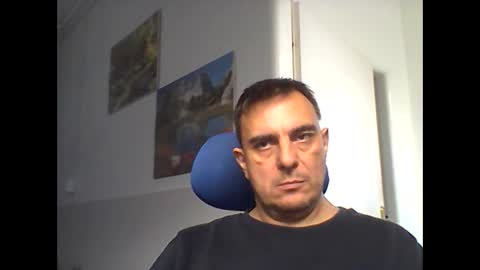 Snapshot of 2025eyesforyou chatting on 12.27.24 2025eyesforyou online show from 12.27.24