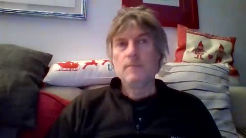 Snapshot of 22esserre chatting on 12.28.24 22esserre online show from 12.28.24