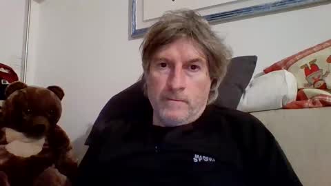 Snapshot of 22esserre chatting on 01.28.25 22esserre online show from 01.28.25