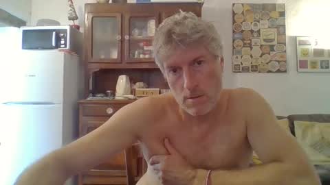 Snapshot of 22esserre chatting on 09.12.25 22esserre online show from 09.12.25