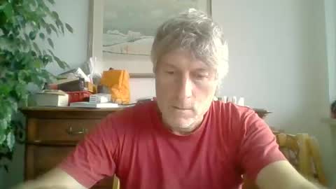 Snapshot of 22esserre chatting on 10.04.25 22esserre online show from 10.04.25