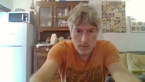 Snapshot of 22esserre chatting on 10.15.25 22esserre online show from 10.15.25