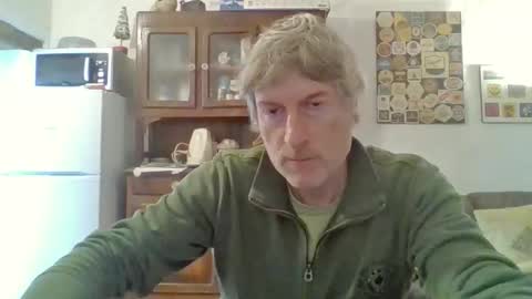 Snapshot of 22esserre chatting on 10.22.25 22esserre online show from 10.22.25