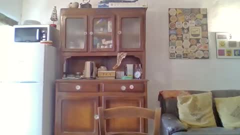 Snapshot of 22esserre chatting on 11.13.25 22esserre online show from 11.13.25