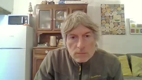 Snapshot of 22esserre chatting on 11.24.25 22esserre online show from 11.24.25