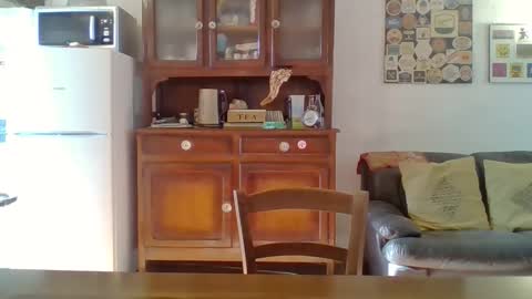 Snapshot of 22esserre chatting on 12.19.25 22esserre online show from 12.19.25