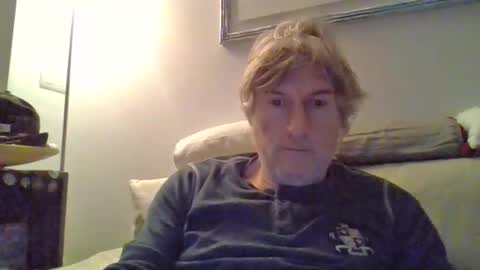 Snapshot of 22esserre chatting on 12.20.25 22esserre online show from 12.20.25