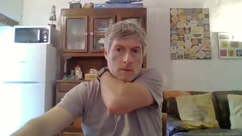 Snapshot of 22esserre chatting on 04.21.26 22esserre online show from 04.21.26