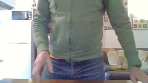 Snapshot of 22esserre chatting on 04.23.26 22esserre online show from 04.23.26