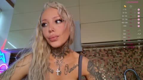 Snapshot of 2badforyou chatting on 09.27.25 30 NOV online show from 09.27.25