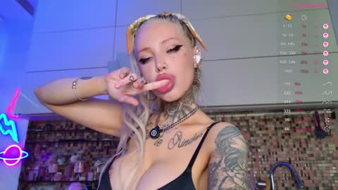 Snapshot of 2badforyou chatting on 11.26.25 30 NOV online show from 11.26.25