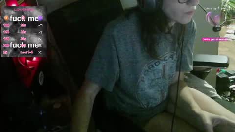 Snapshot of 2photogs_raw chatting on 09.09.25 2photogs_raw online show from 09.09.25