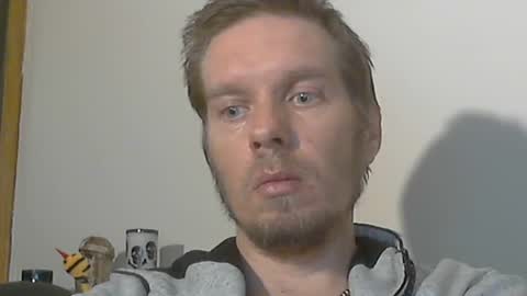 Snapshot of 2small4you83 chatting on 01.12.25 2small4you83 online show from 01.12.25