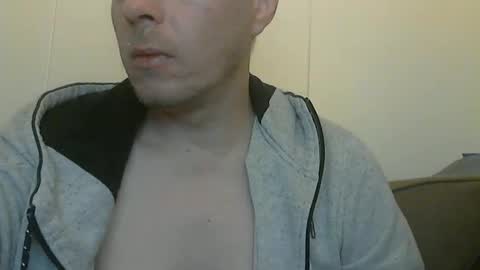 Snapshot of 2small4you83 chatting on 11.26.25 2small4you83 online show from 11.26.25