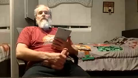 Snapshot of 32666damon chatting on 12.17.25 32666damon online show from 12.17.25