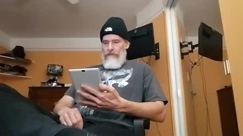 Snapshot of 32666damon chatting on 12.23.25 32666damon online show from 12.23.25