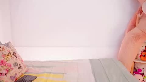 independent model online show from 10.03.25