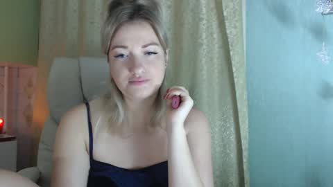 3sweetcandy3 online show from 11.20.25