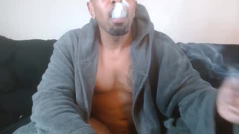 Snapshot of 420flyguy chatting on 12.12.24 420flyguy online show from 12.12.24