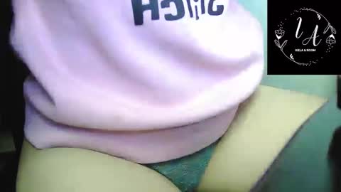 Snapshot of 4lexia chatting on 03.11.25 Ixela online show from 03.11.25