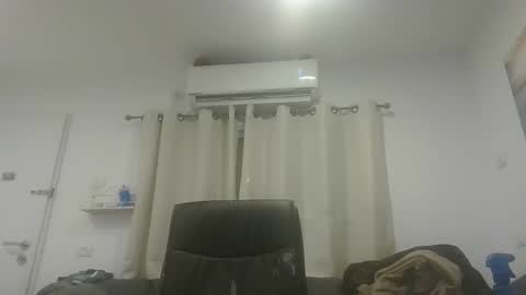 Snapshot of 55555558 chatting on 01.12.25 crazy101 online show from 01.12.25